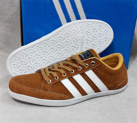 sepatu adidas baru.